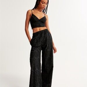 Textured Cut Work Pull on Pant